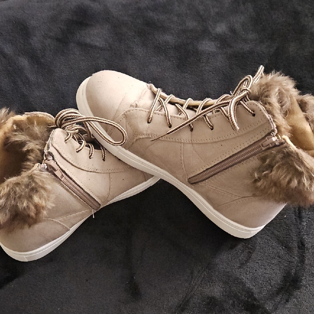 pop Taupe Faux Fur Lace-Up Winter Boots - Picture 4 of 8